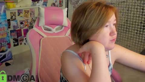 Mia online show from 11/10/25, 02:21