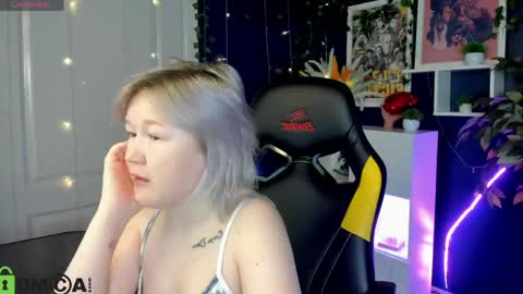 Mia online show from 05/25/26, 03:01