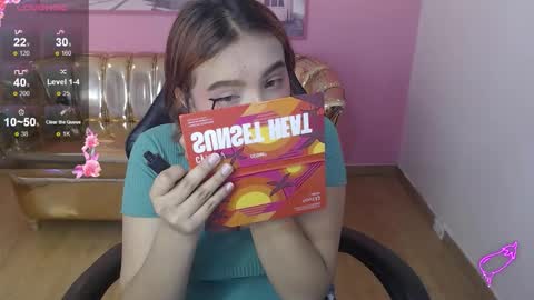 Mia online show from 11/04/25, 12:37