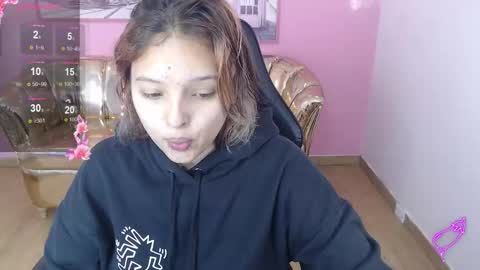 Mia online show from 11/05/25, 01:11