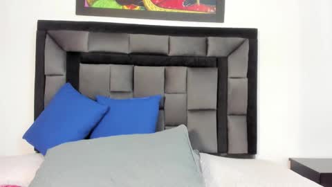 Snapshot of mia_fox3 chatting on 10/01/25, 12:22 mia fox online show from 10/01/25, 12:22