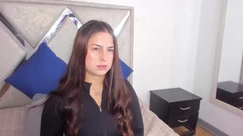 Snapshot of mia_fox3 chatting on 10/19/25, 01:12 mia fox online show from 10/19/25, 01:12