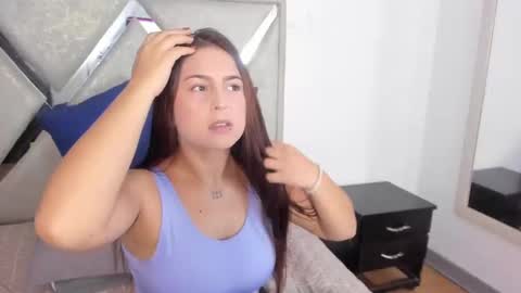 Snapshot of mia_fox3 chatting on 10/21/25, 12:28 mia fox online show from 10/21/25, 12:28