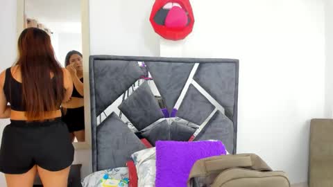 mia fox online show from 11/24/25, 12:05