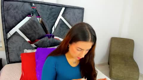 mia fox online show from 11/26/25, 12:17