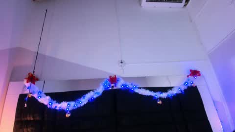 Snapshot of mia_garcia2 chatting on 12/12/24, 12:38 MIA online show from 12/12/24, 12:38
