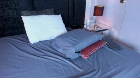 Snapshot of mia_garcia2 chatting on 01/12/25, 01:00 MIA online show from 01/12/25, 01:00