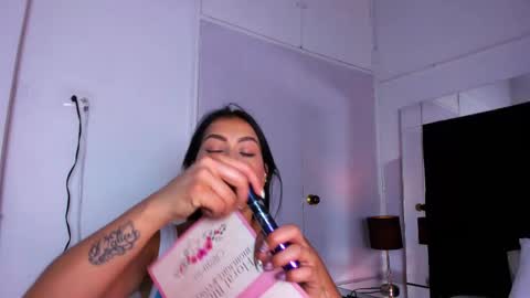 Snapshot of mia_garcia2 chatting on 02/21/25, 09:00 MIA online show from 02/21/25, 09:00