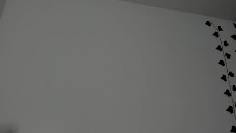 Snapshot of mia_garcia2 chatting on 09/17/25, 10:11 MIA online show from 09/17/25, 10:11