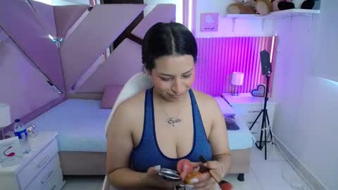 Snapshot of mia_garcia28 chatting on 09/17/25, 07:59 mia_garcia28 online show from 09/17/25, 07:59
