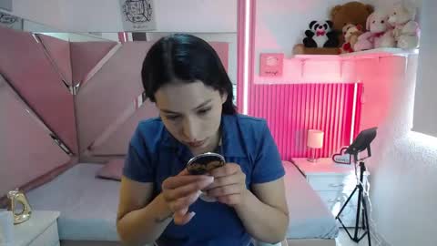 mia_garcia28 online show from 05/18/26, 01:28
