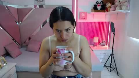 mia_garcia28 online show from 06/19/26, 01:59