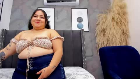 Snapshot of mia_ginger_bbw chatting on 06/15/26, 08:00 mia online show from 06/15/26, 08:00