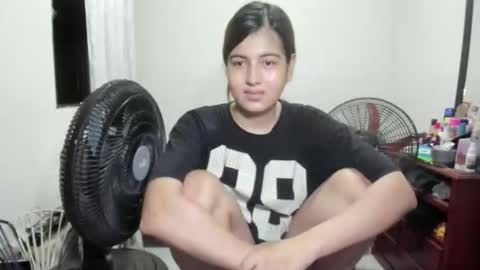 Snapshot of mia_goth766259 chatting on 11/28/25, 11:29 izzy online show from 11/28/25, 11:29