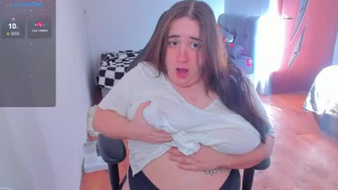 Snapshot of mia_grant chatting on 04/08/26, 01:44 Mia online show from 04/08/26, 01:44