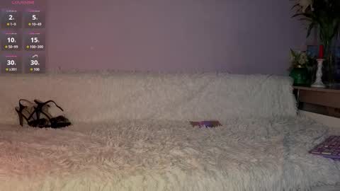 Snapshot of mia_greenwald chatting on 11/09/25, 05:00 Mia online show from 11/09/25, 05:00