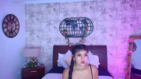 Mia online show from 12/06/24, 08:07