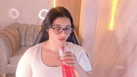 Mia online show from 10/23/25, 02:05