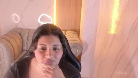 Mia online show from 10/24/25, 09:11