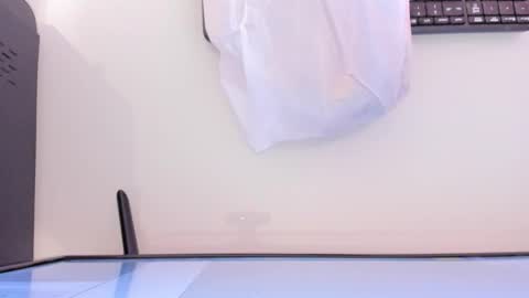    online show from 10/06/25, 12:02