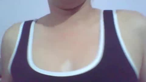 Snapshot of mia_k02 chatting on 10/06/25, 01:47 Mia online show from 10/06/25, 01:47