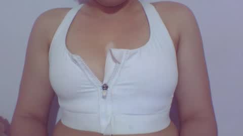 Snapshot of mia_k02 chatting on 04/26/26, 02:20 Mia online show from 04/26/26, 02:20
