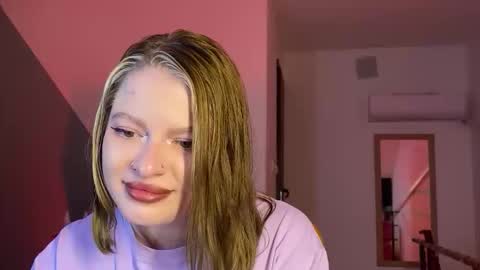 Mia online show from 09/08/25, 08:41