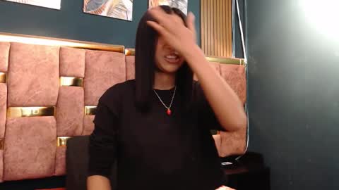 Mia.  online show from 05/25/26, 10:54