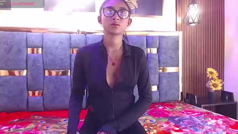 Mia.  online show from 05/28/26, 11:07