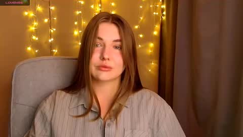 mia_lemm online show from 09/19/25, 10:16