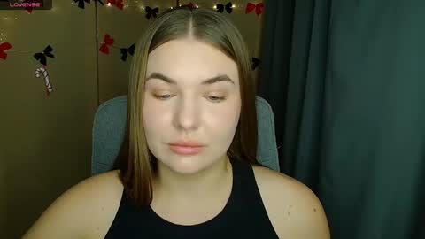 mia_lemm online show from 12/20/25, 07:04