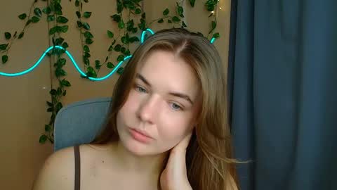 mia_lemm online show from 02/27/26, 09:09