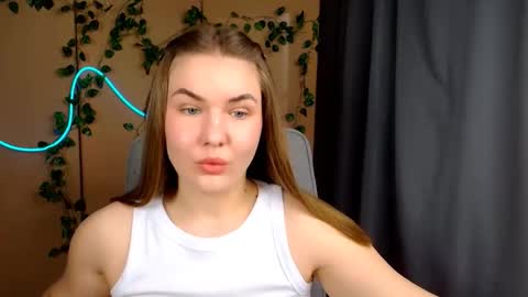 mia_lemm online show from 04/24/26, 06:38