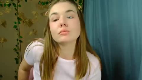 mia_lemm online show from 06/19/26, 08:29