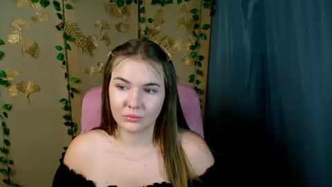 mia_lemm online show from 06/25/26, 07:24