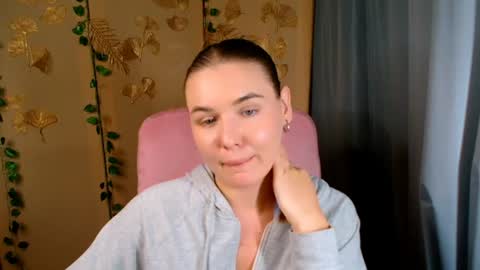 mia_lemm online show from 07/28/26, 11:17