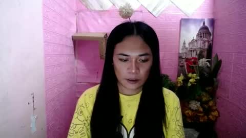 Mia online show from 03/12/25, 10:16