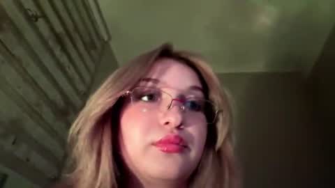 Snapshot of mia_livy chatting on 06/11/26, 08:29 Miaaa online show from 06/11/26, 08:29