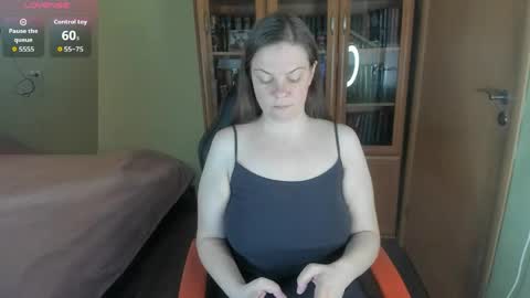 mia_lores online show from 06/02/26, 12:07