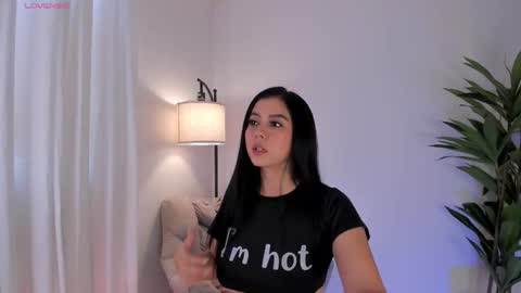 Snapshot of mia_love__ chatting on 10/20/25, 01:22 MIA LOVE online show from 10/20/25, 01:22