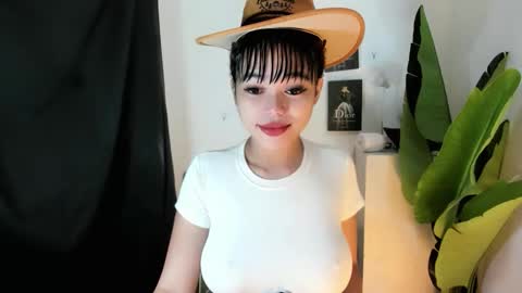 M I A online show from 06/08/26, 06:03