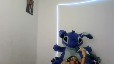 mia lucy 21 online show from 10/30/25, 08:42