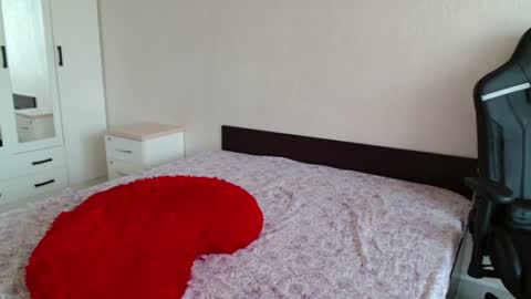 mia_luiza online show from 06/30/26, 12:28