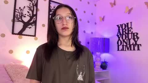 Mia online show from 06/18/26, 11:31