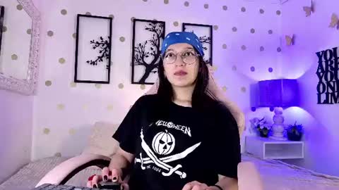 Mia online show from 07/04/26, 11:11