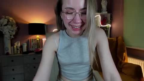 Mia online show from 01/26/25, 01:47