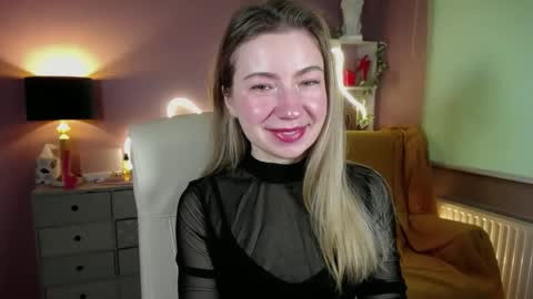 Mia online show from 03/12/25, 07:35
