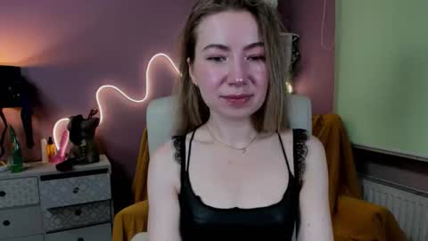 Mia online show from 09/10/25, 06:35