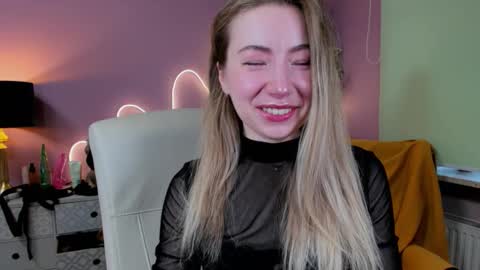 Mia online show from 10/01/25, 06:52