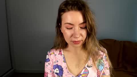 Mia online show from 05/01/26, 06:29
